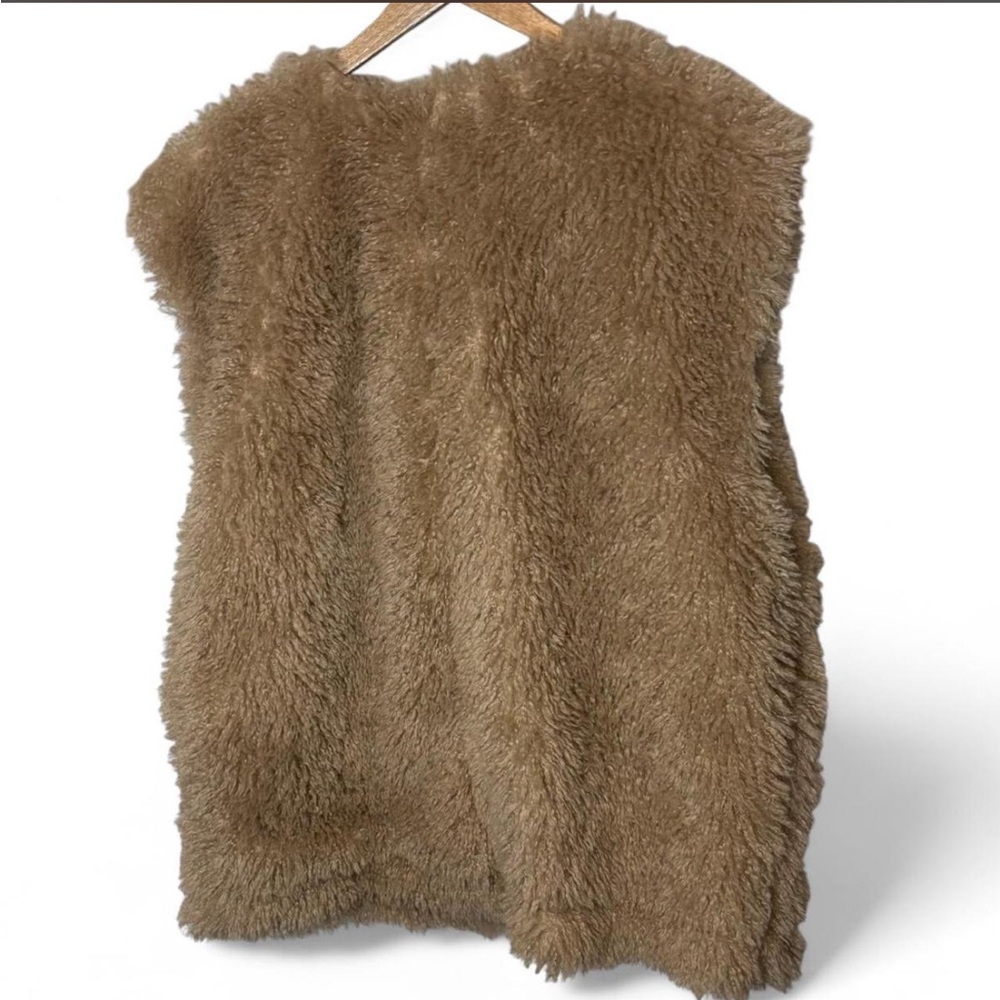 NWT Altar’d State Women’s Faux Fur Vest - Picture 3 of 4